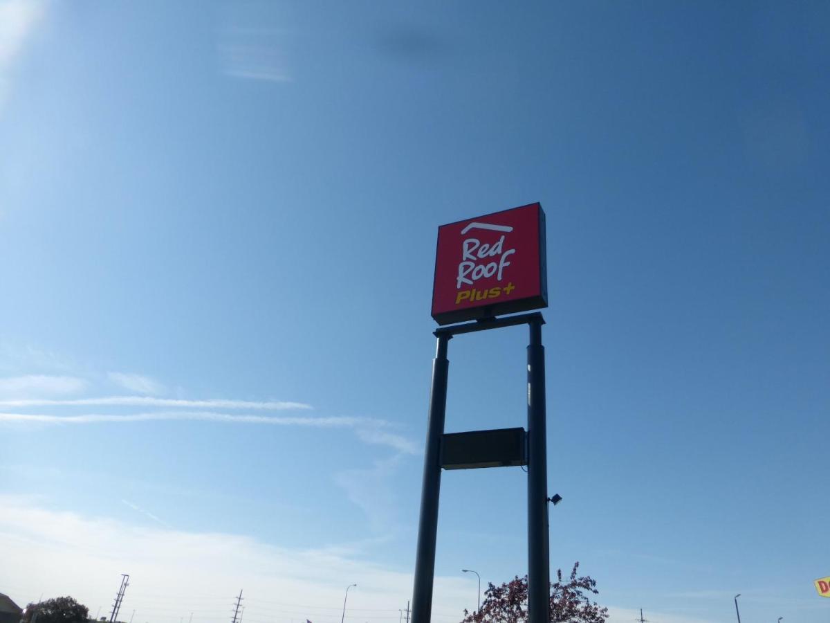 Red Roof Inn ブルボネ エクステリア 写真