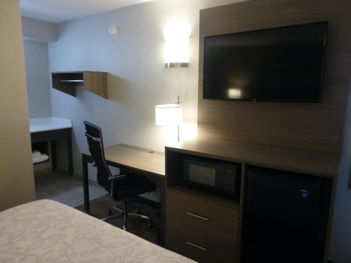 Red Roof Inn ブルボネ エクステリア 写真