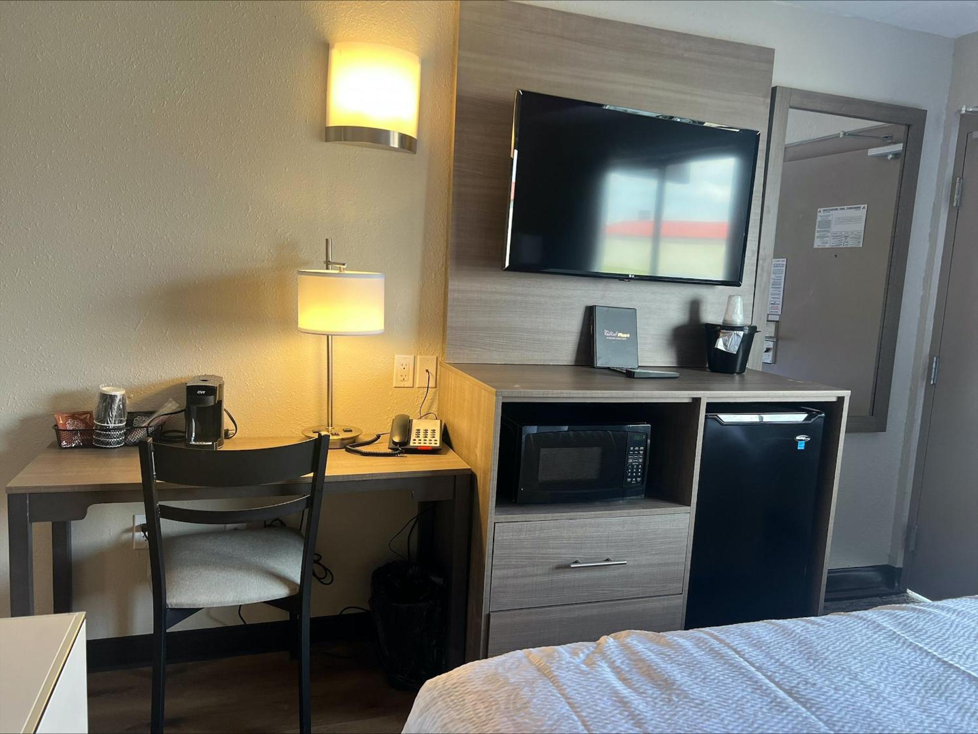 Red Roof Inn ブルボネ エクステリア 写真